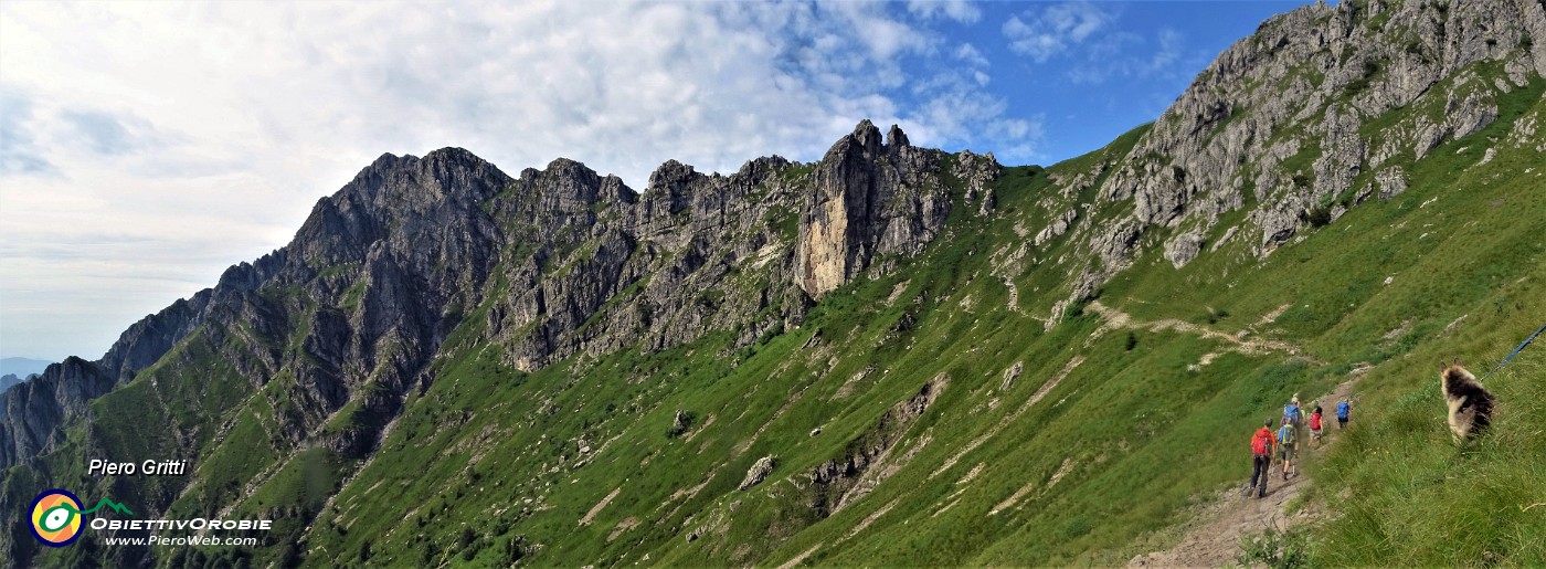 19 Dal Col dei Brassamonti (1755 m) al Passo La forca (1848 m).jpg